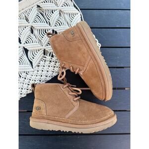 Ugg Kids Neumel Chukka Boots Size 4 Tan Chestnut Suede Leather Winter Booties